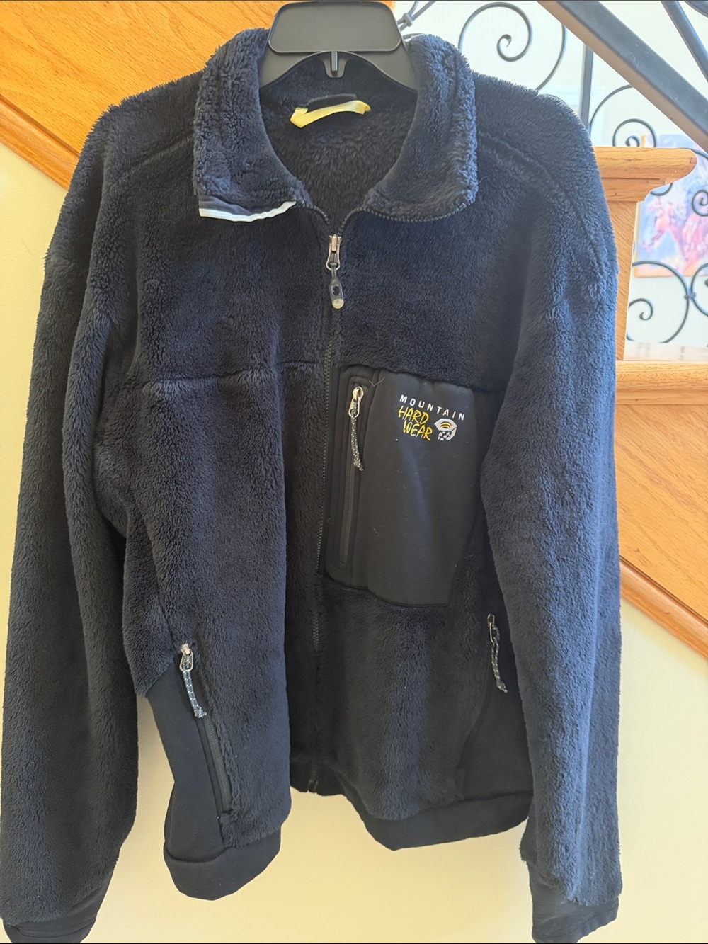 Mountain Hardwear Men’s Medium Black Plush Fleece Zip Jacket/ Pockets